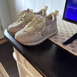 Michael Kors Kids Sneakers in Gold and Beige